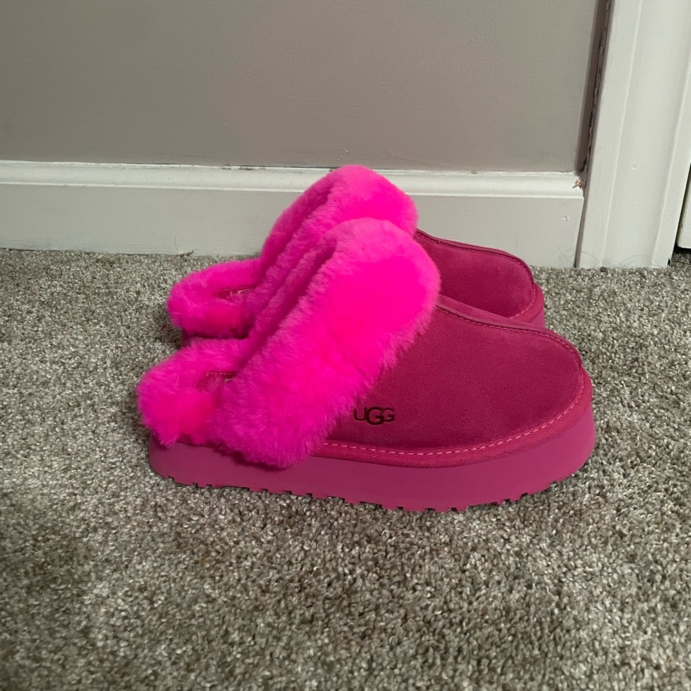 Barely worn uggs